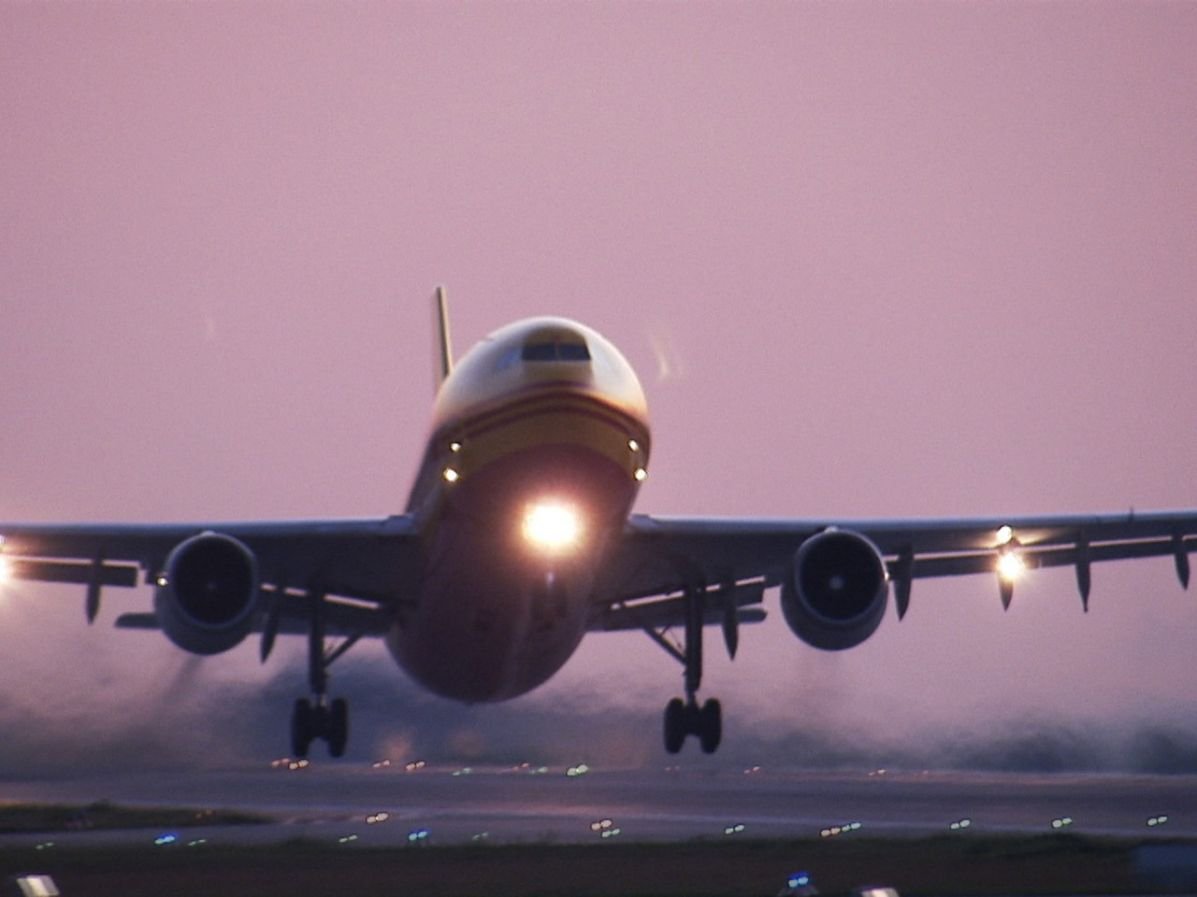 CGN cargo aircraft departing