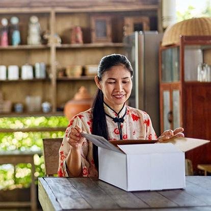 Customer opening CGN delivery package